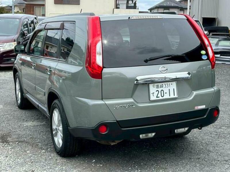 X-TRAIL