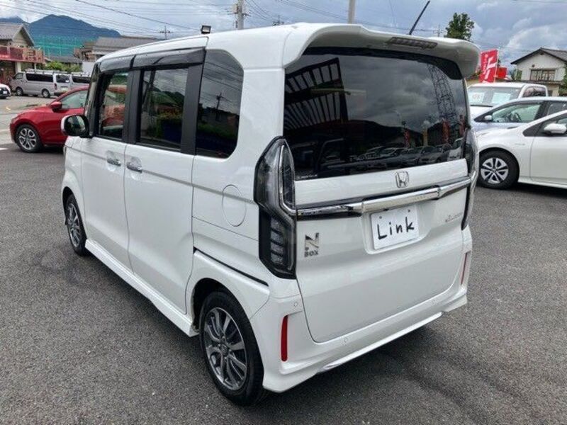 N BOX CUSTOM