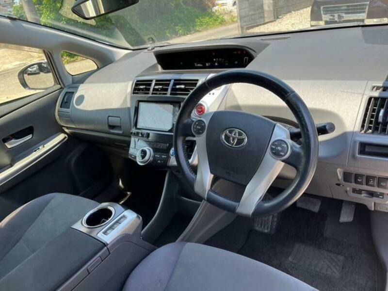 PRIUS ALPHA