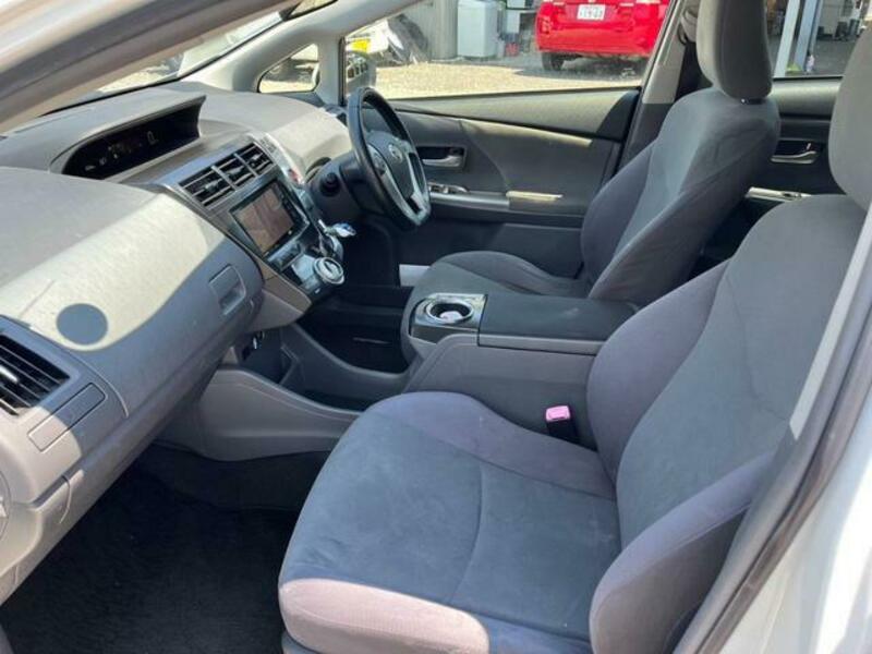 PRIUS ALPHA