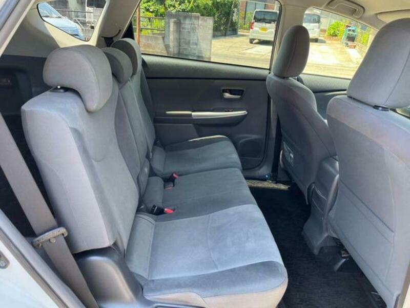 PRIUS ALPHA