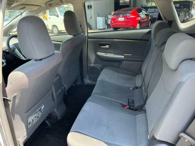 PRIUS ALPHA