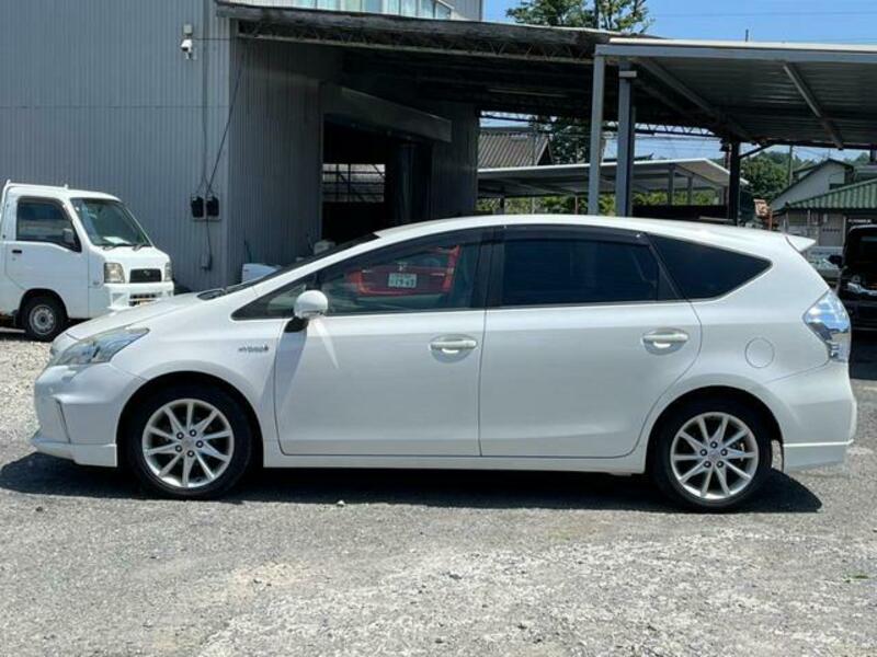 PRIUS ALPHA