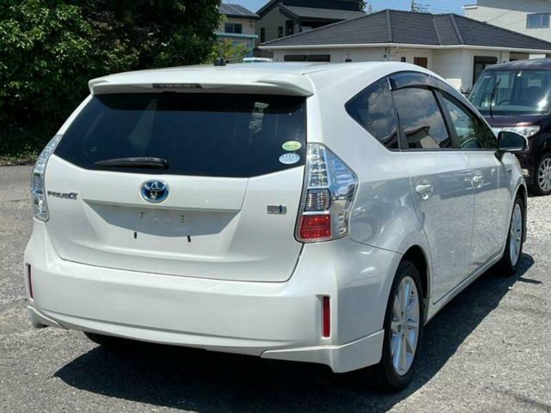 PRIUS ALPHA