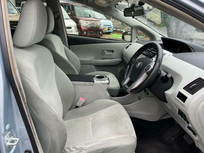 PRIUS ALPHA