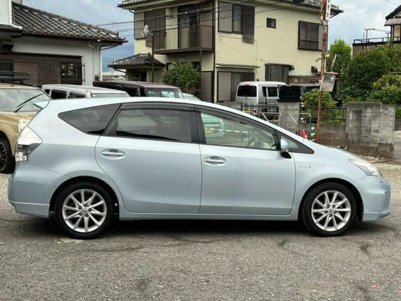 PRIUS ALPHA