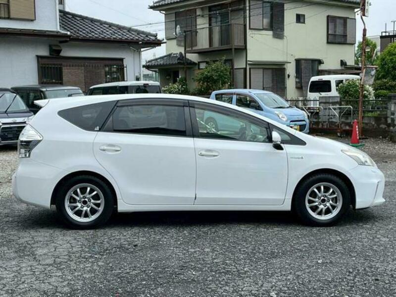 PRIUS ALPHA