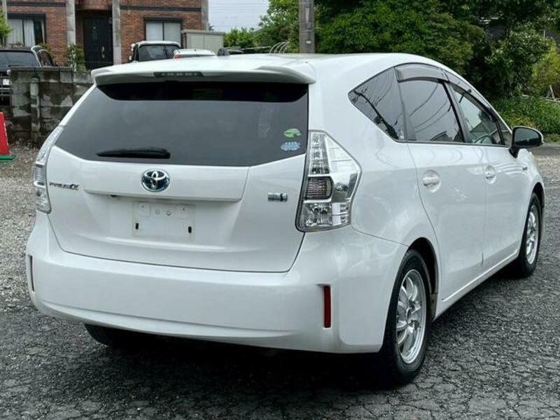 PRIUS ALPHA