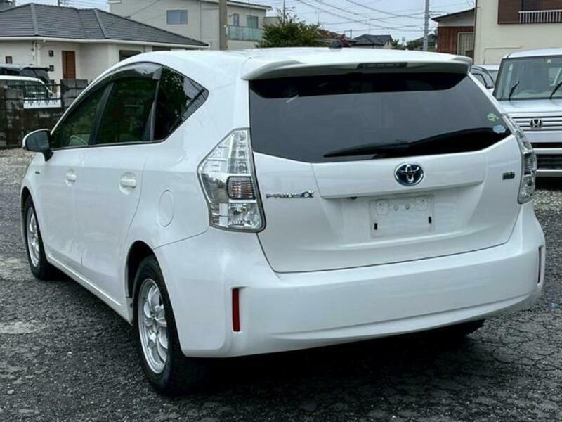 PRIUS ALPHA