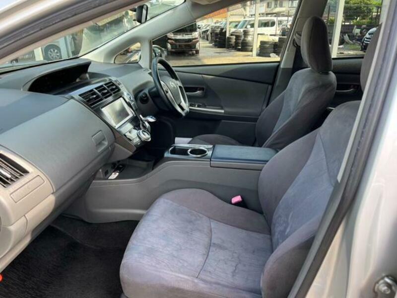 PRIUS ALPHA