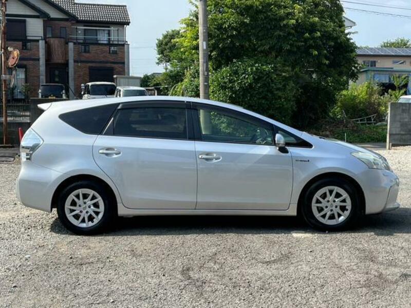 PRIUS ALPHA