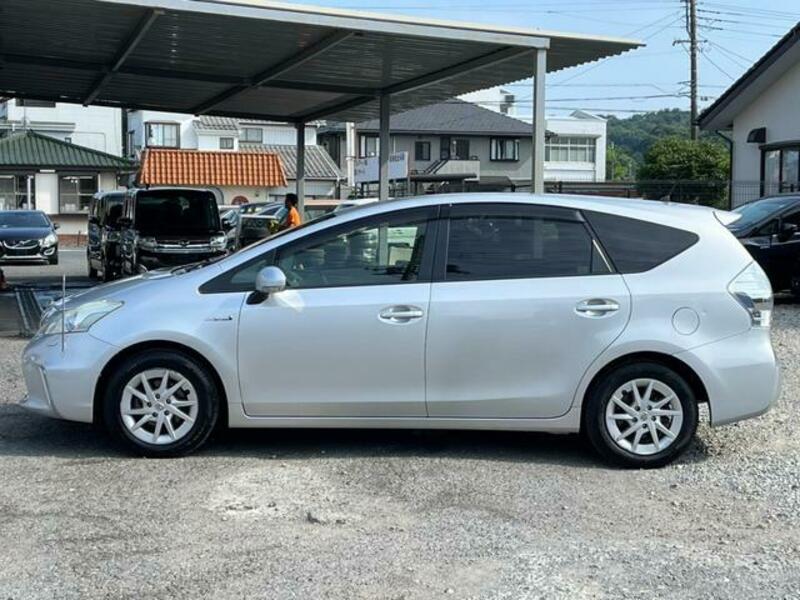 PRIUS ALPHA