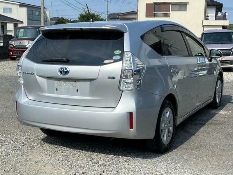 PRIUS ALPHA