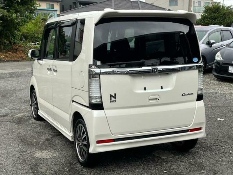 N BOX CUSTOM