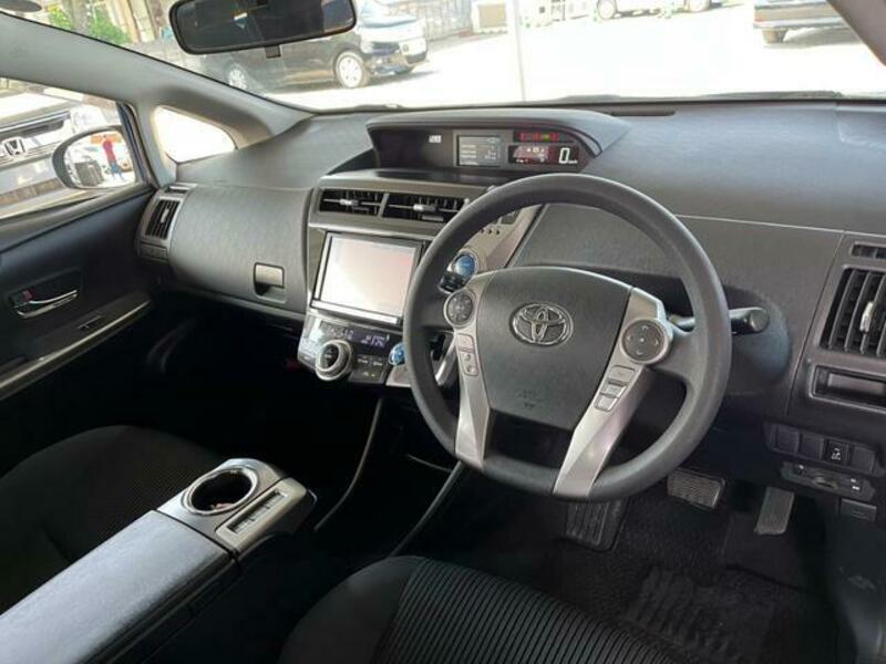 PRIUS ALPHA