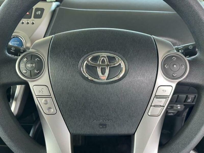 PRIUS ALPHA