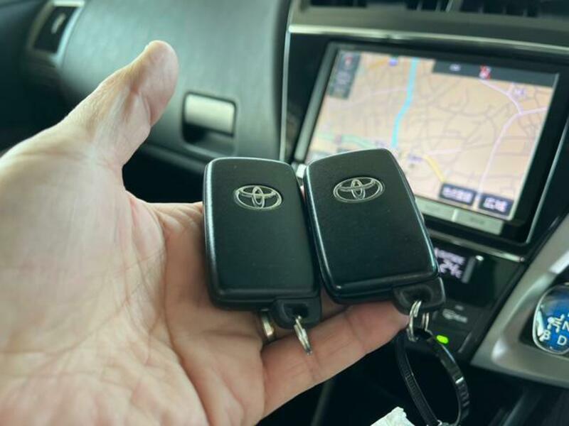 PRIUS ALPHA