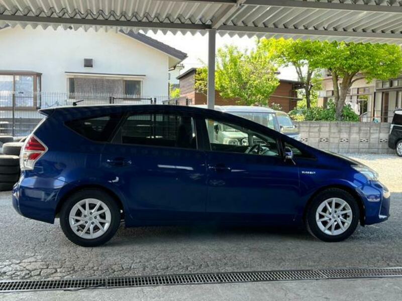 PRIUS ALPHA