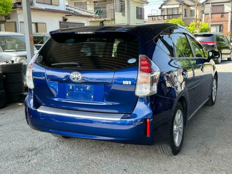PRIUS ALPHA