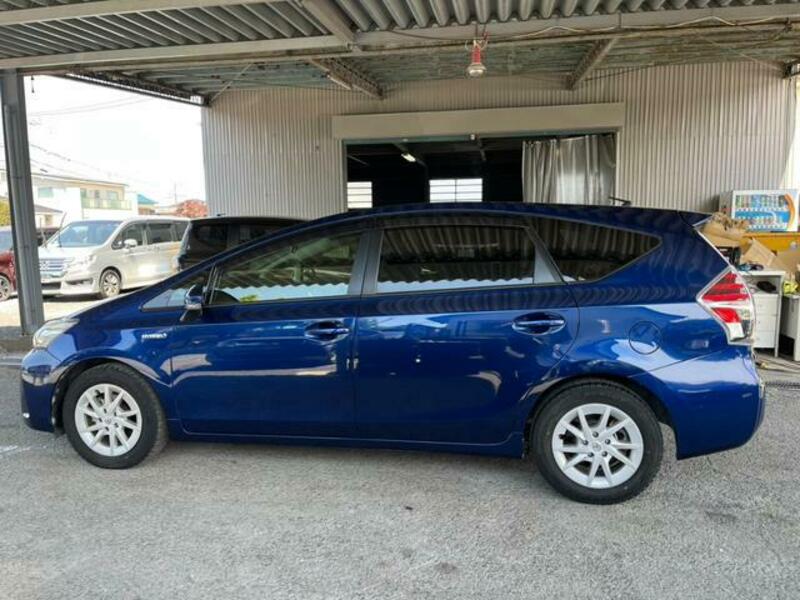 PRIUS ALPHA