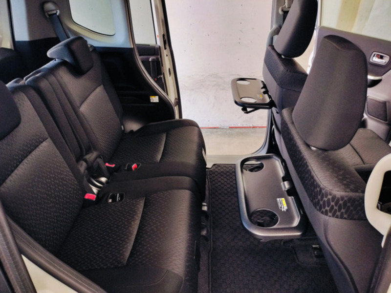 DELICA D2