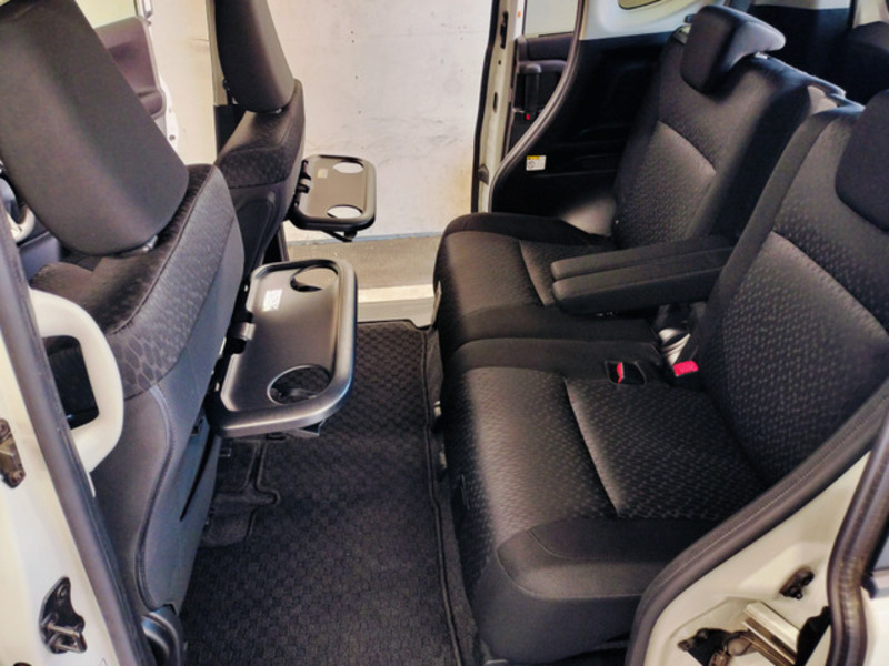 DELICA D2