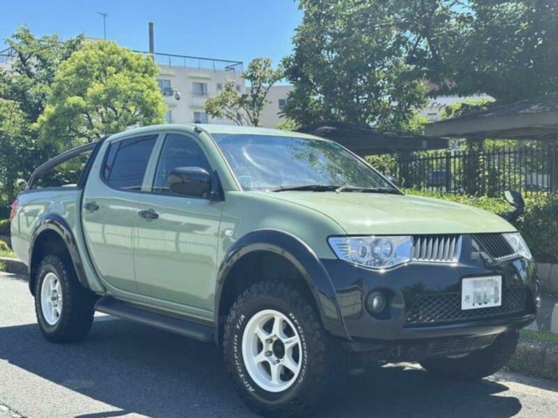 MITSUBISHI TRITON