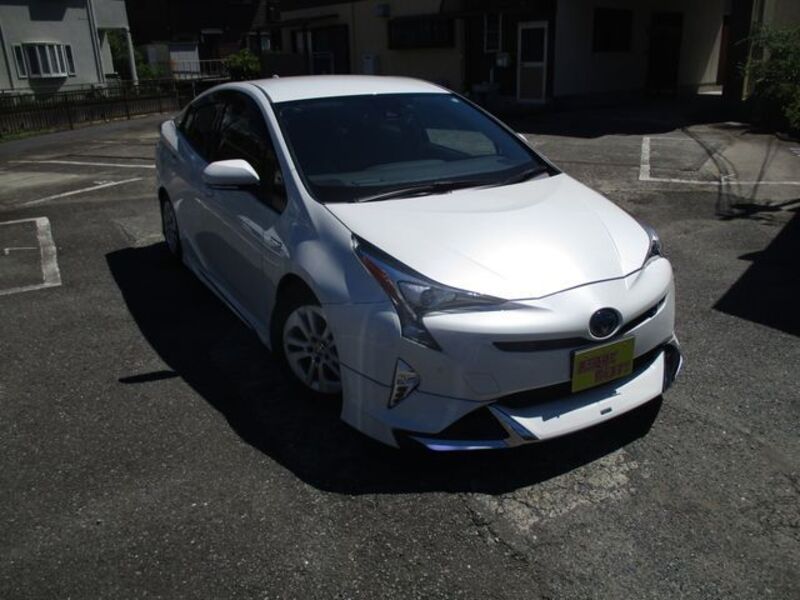 TOYOTA PRIUS