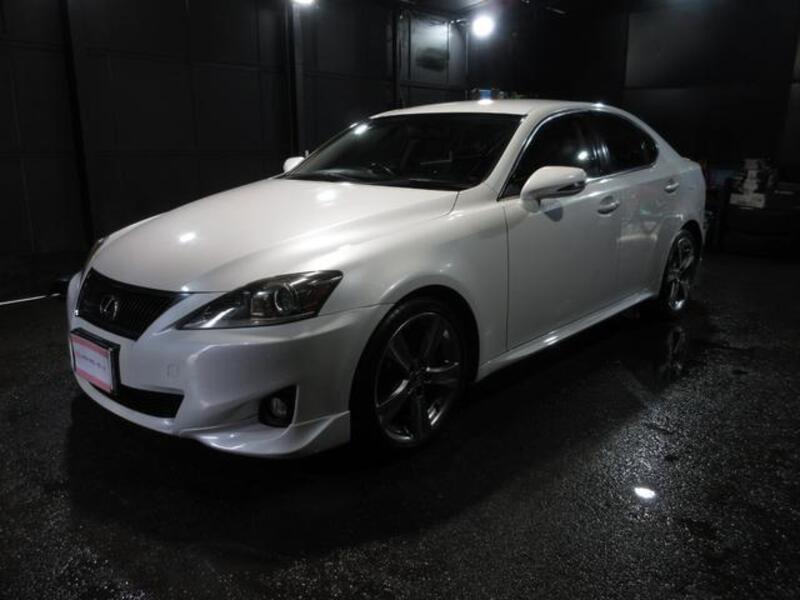 LEXUS IS