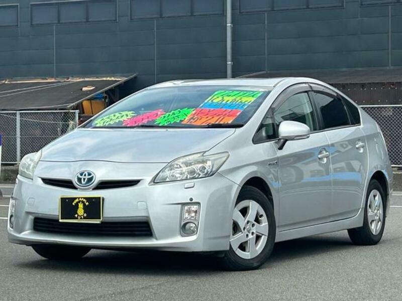 TOYOTA PRIUS