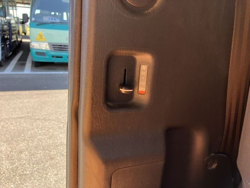 HIACE COMMUTER
