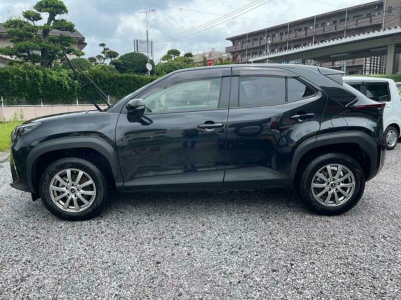 YARIS CROSS