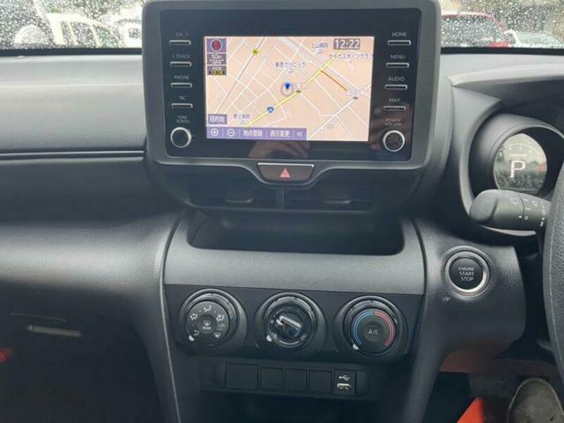 YARIS CROSS