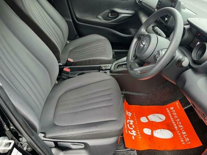 YARIS CROSS