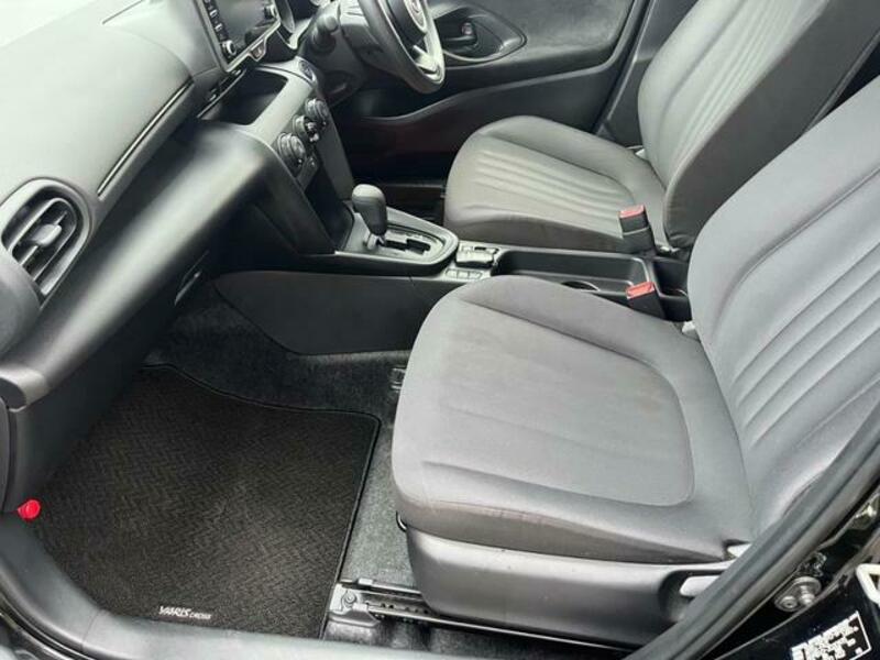 YARIS CROSS