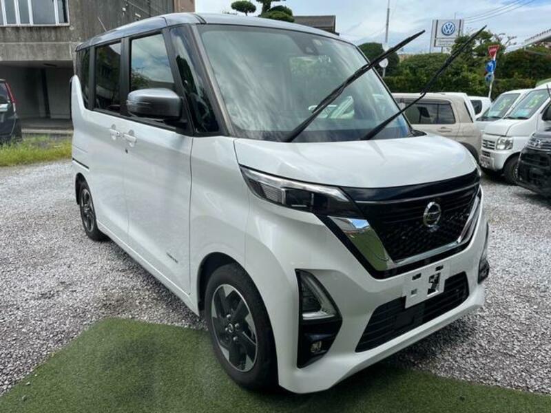 NISSAN ROOX