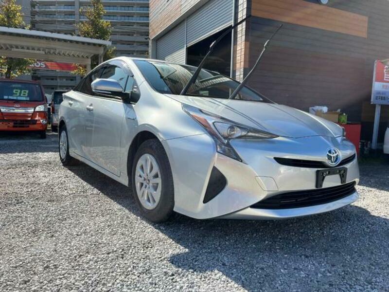 TOYOTA PRIUS