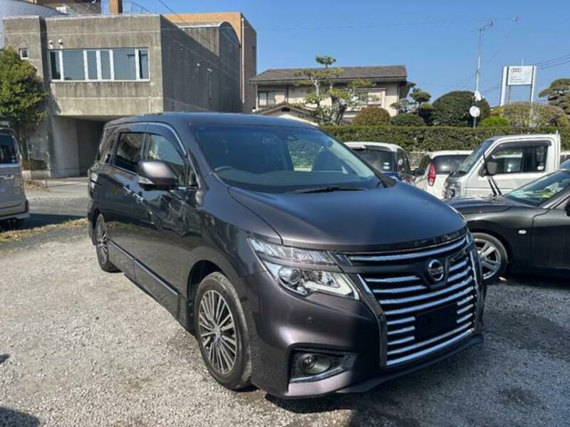 NISSAN ELGRAND