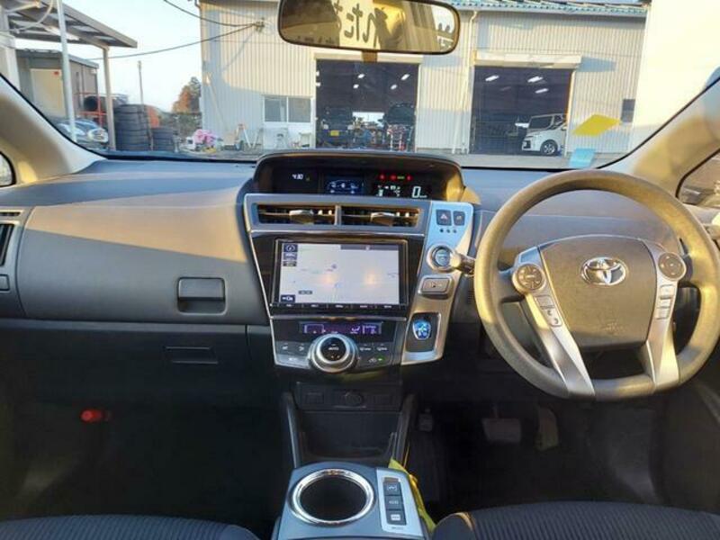 PRIUS ALPHA