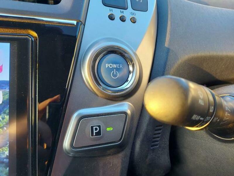 PRIUS ALPHA