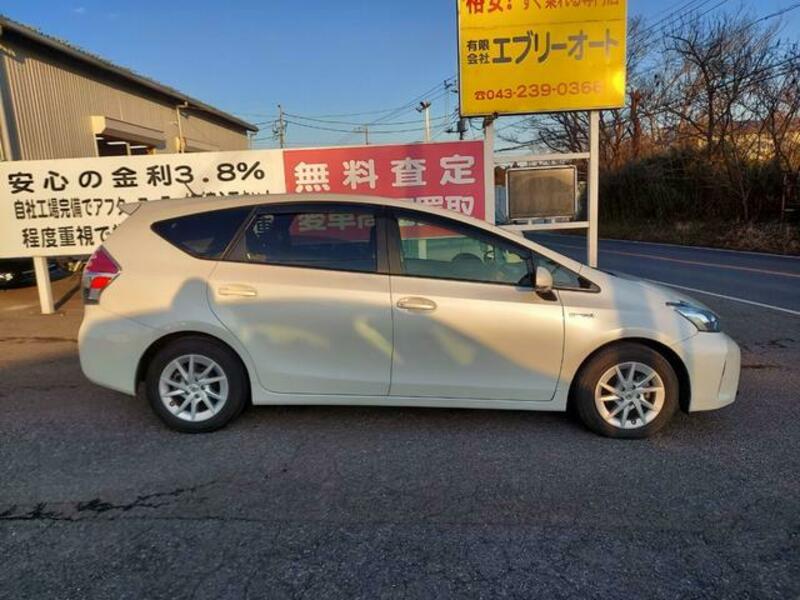 PRIUS ALPHA