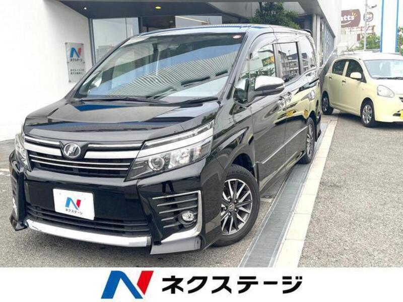 TOYOTA VOXY