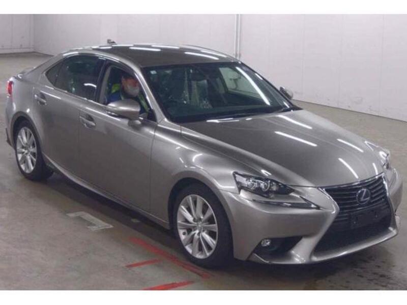 LEXUS IS