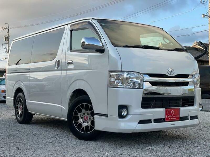 TOYOTA HIACE VAN