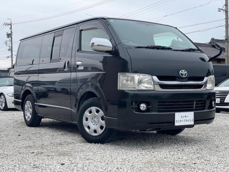 TOYOTA HIACE VAN