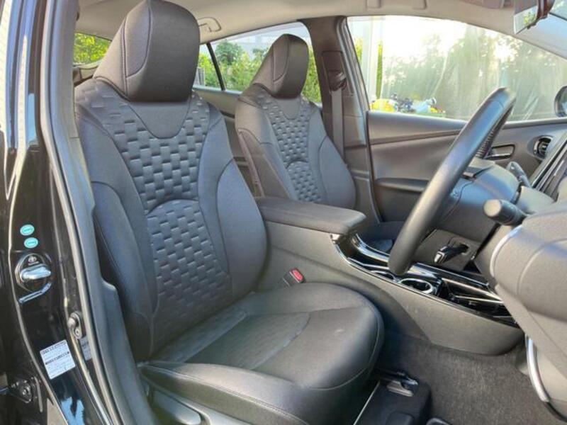 PRIUS PHV