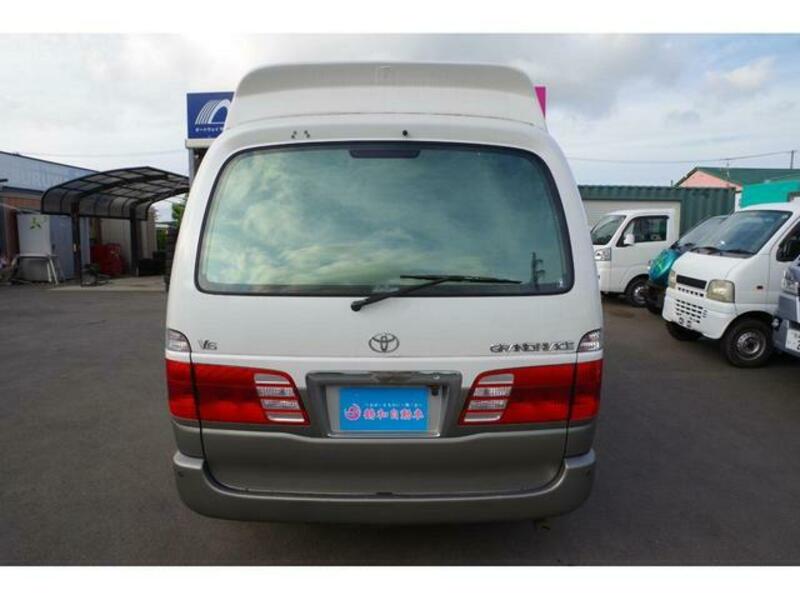 GRAND HIACE