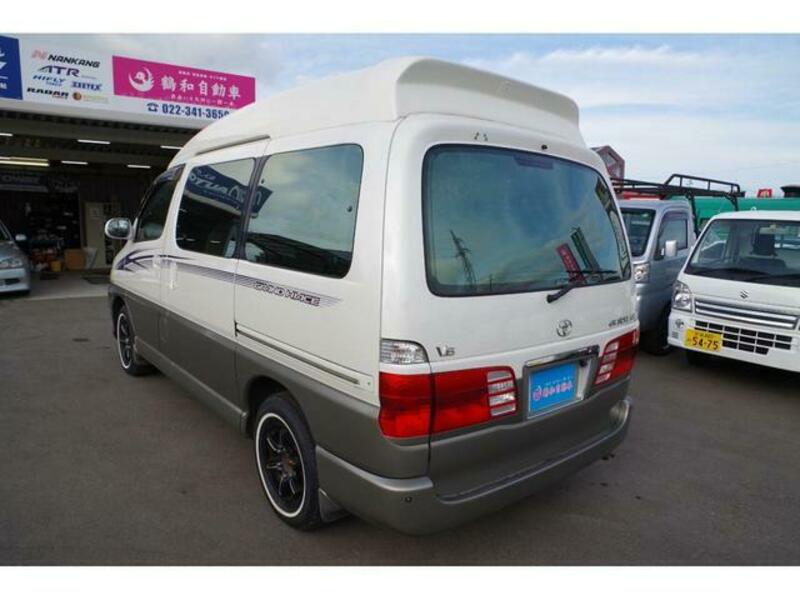 GRAND HIACE