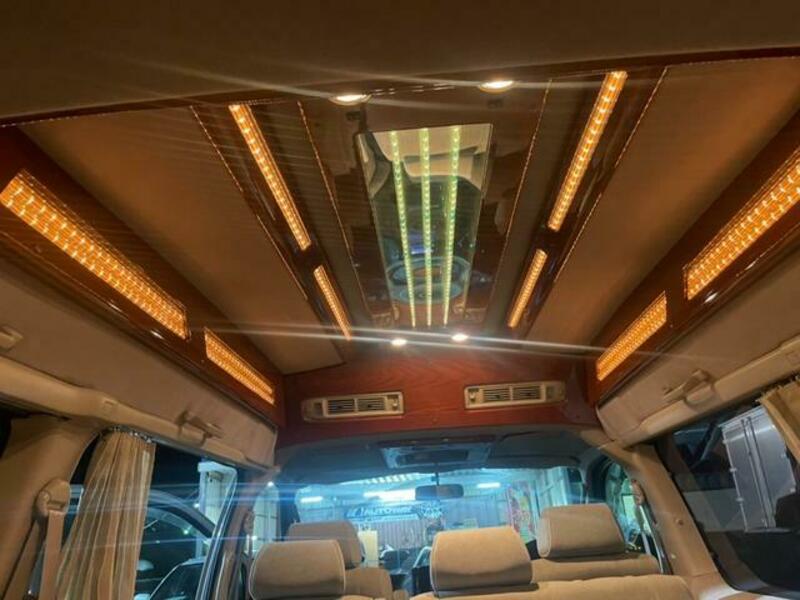 GRAND HIACE