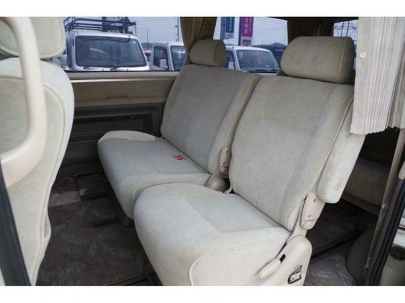 GRAND HIACE